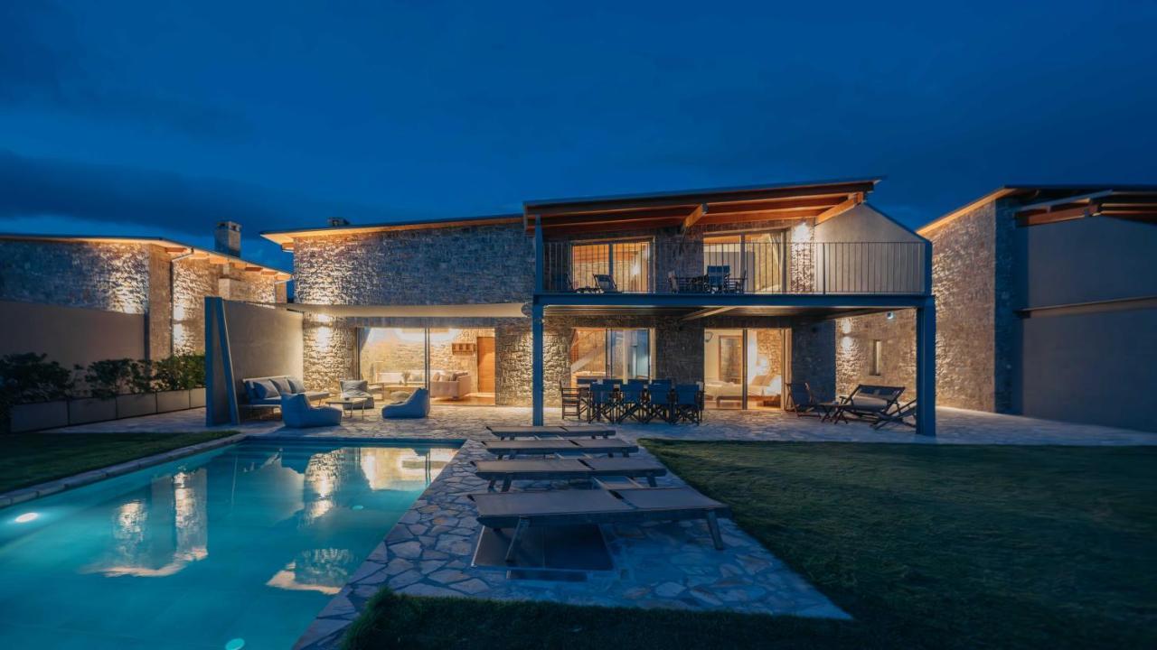 Real Life Homes Luxurious Seafront Villas Each With Their Own Private Pools Korakochori Luaran gambar