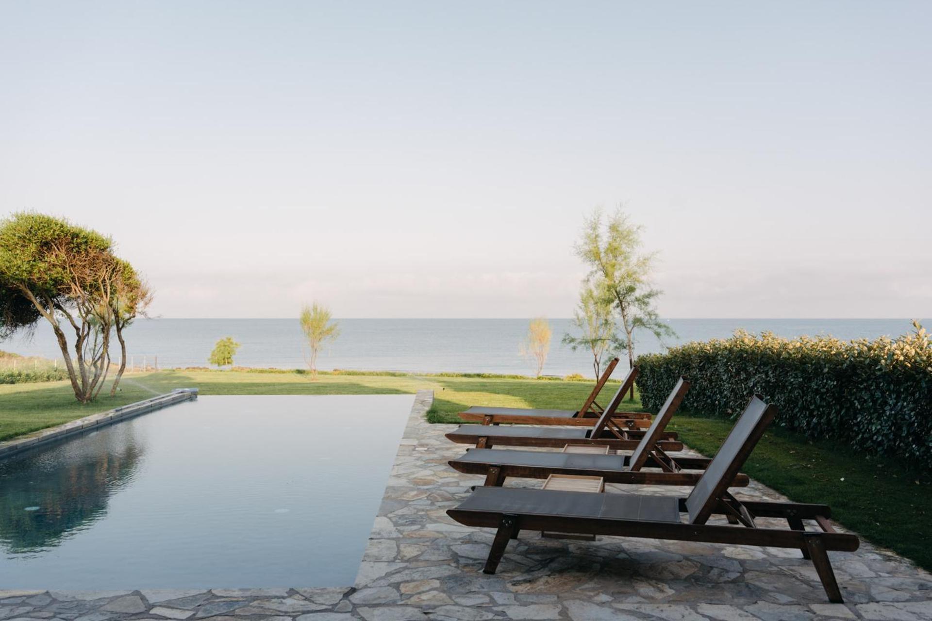 Real Life Homes Luxurious Seafront Villas Each With Their Own Private Pools Korakochori Luaran gambar