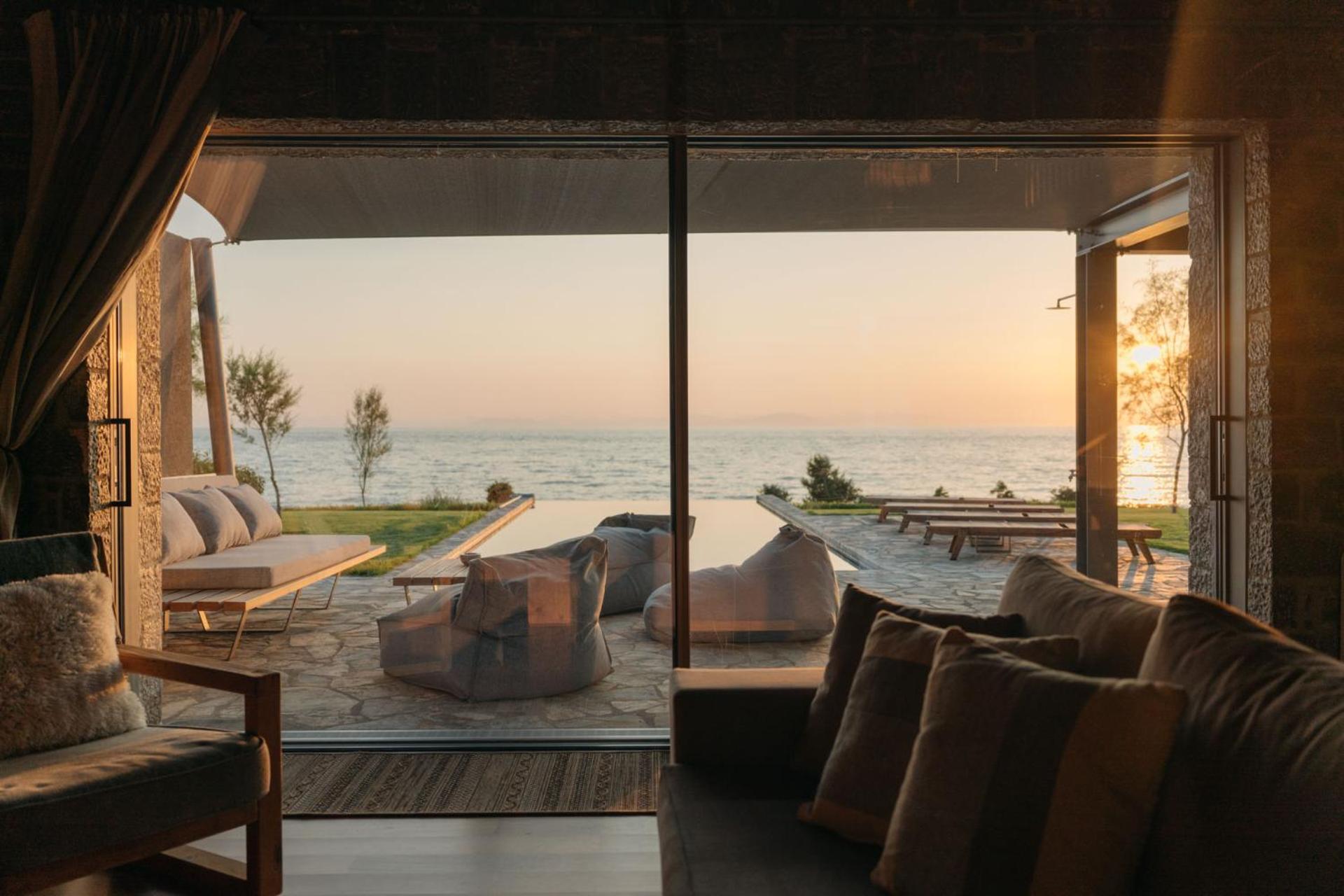 Real Life Homes Luxurious Seafront Villas Each With Their Own Private Pools Korakochori Luaran gambar